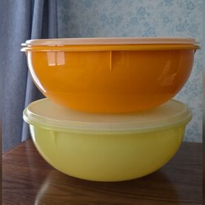 Set Of 2 Vintage Tupperware Large Fix And Mix Bowls With Lids
